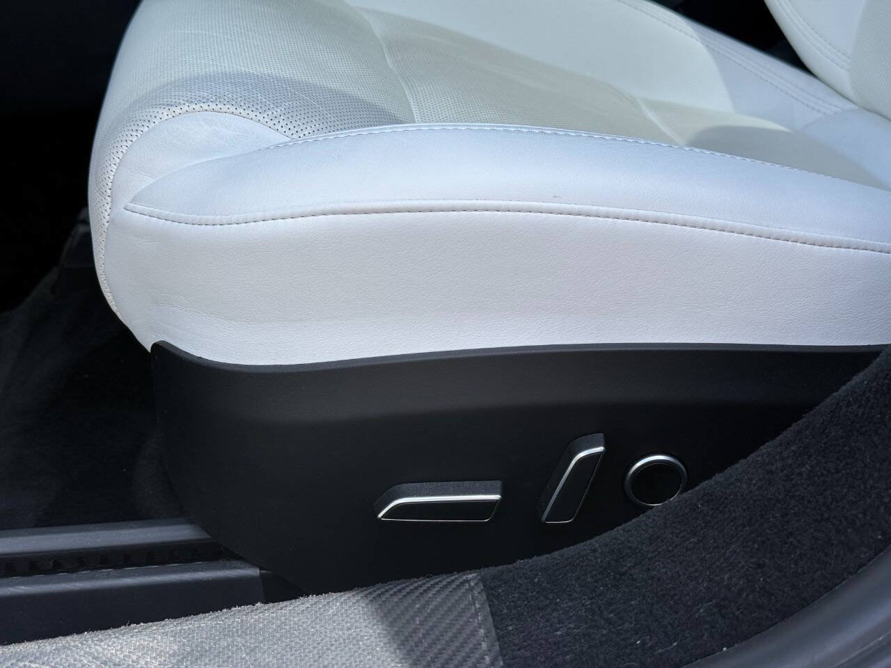Used 2022 Tesla Model S AWD/4WD image 9
