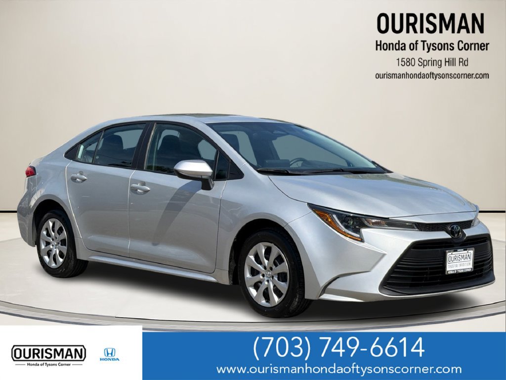 Used 2024 Toyota Corolla LE FWD image 1