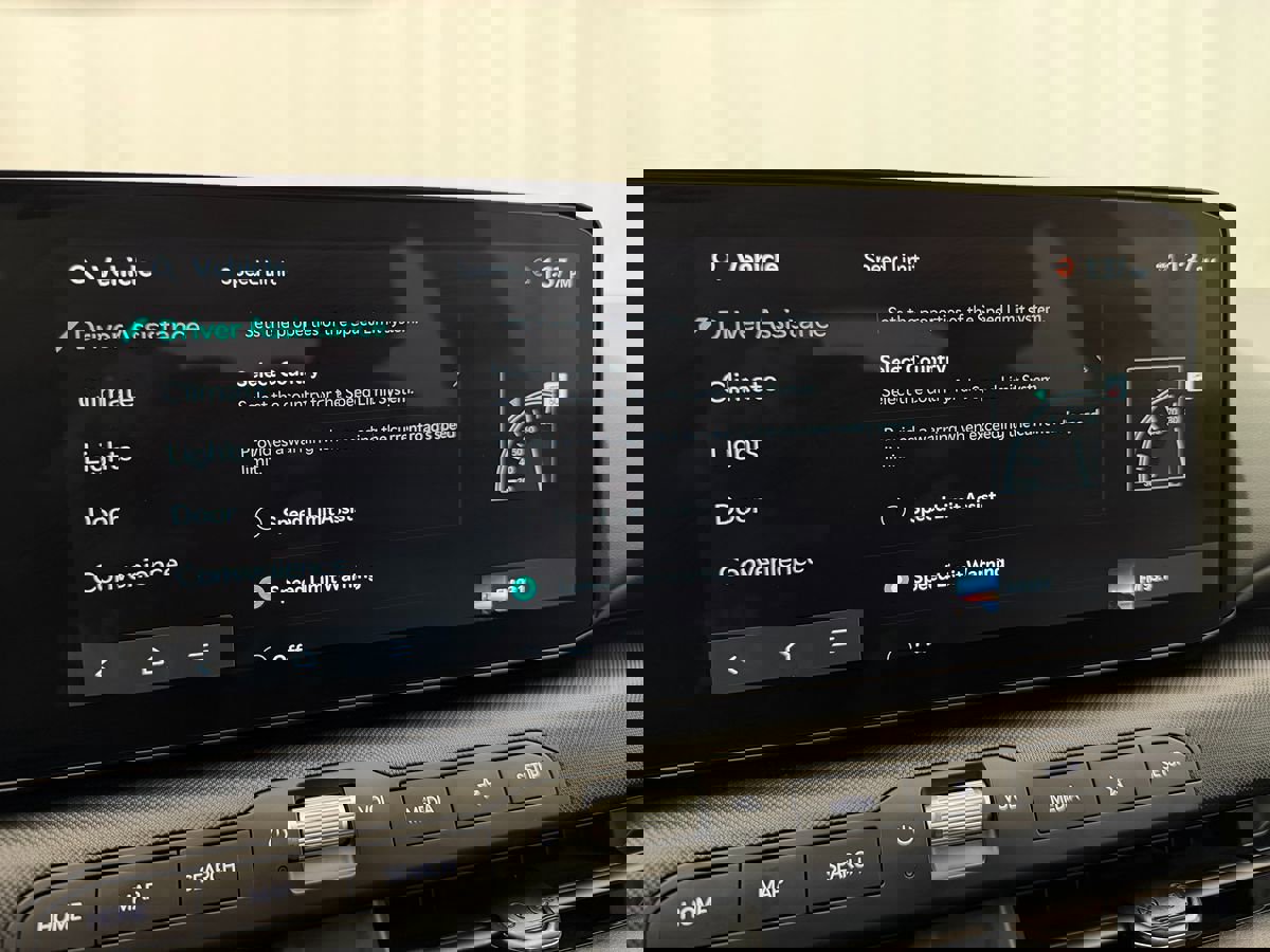 Used 2025 Kia K4 image 21