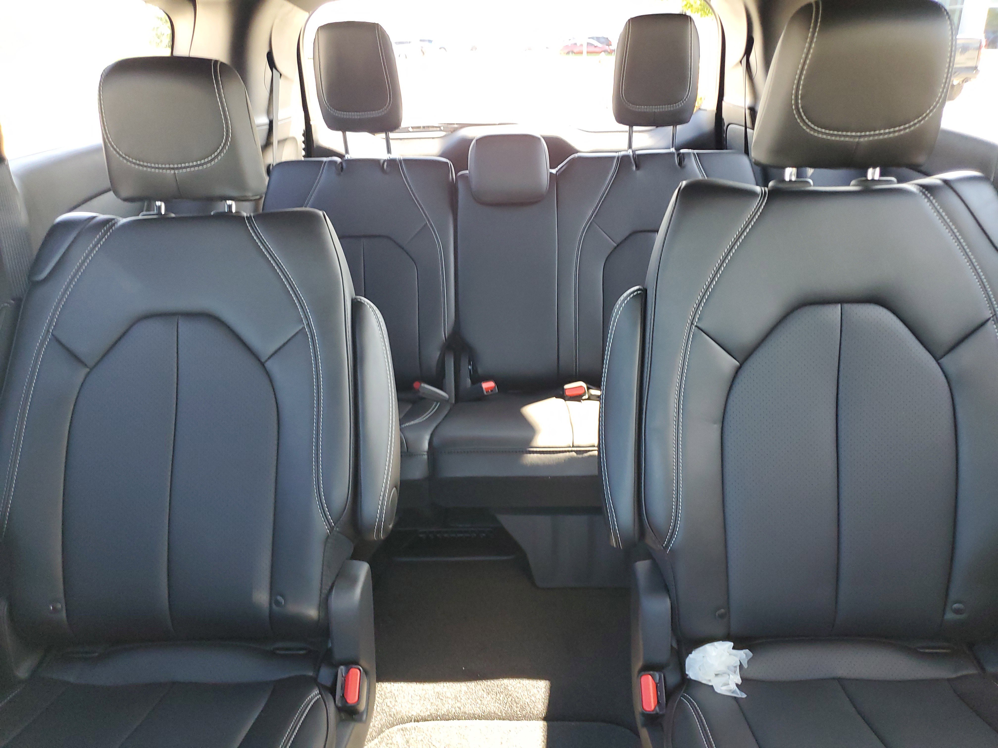 New 2026 Chrysler Voyager LX image 30