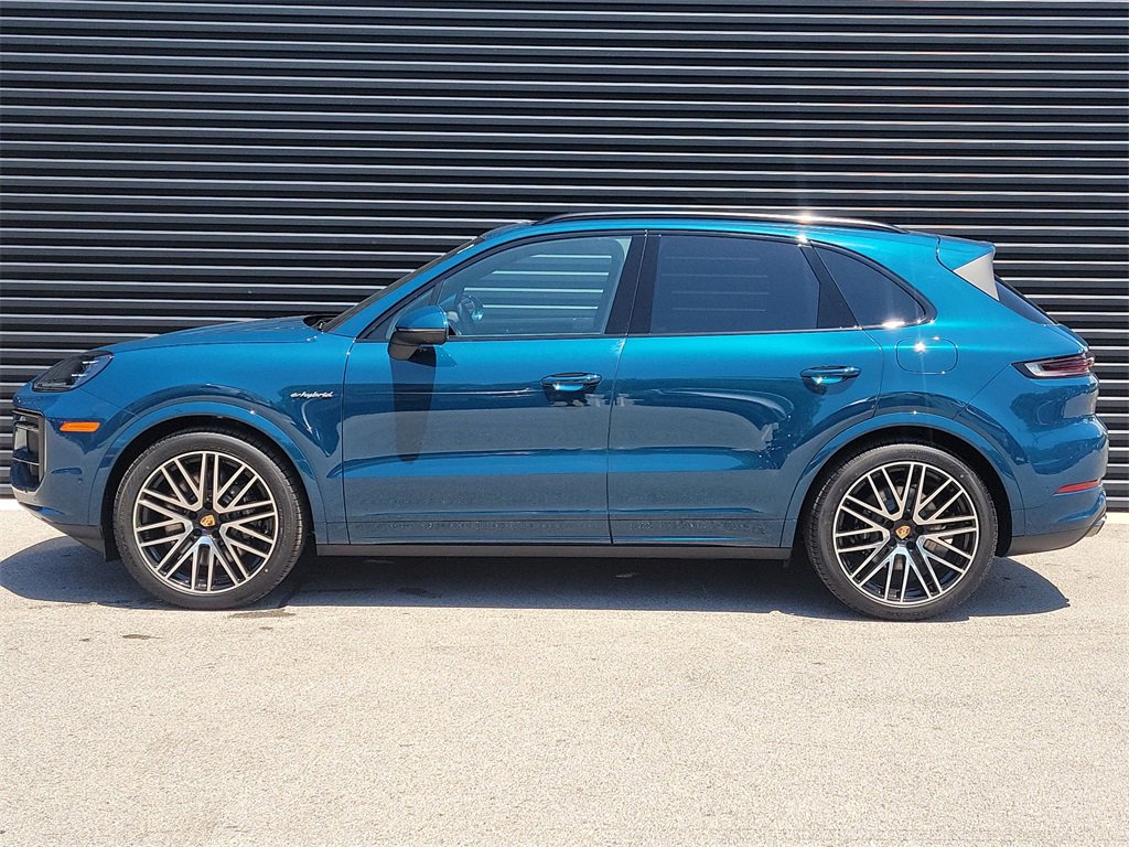 New 2025 Porsche Cayenne E-Hybrid image 2