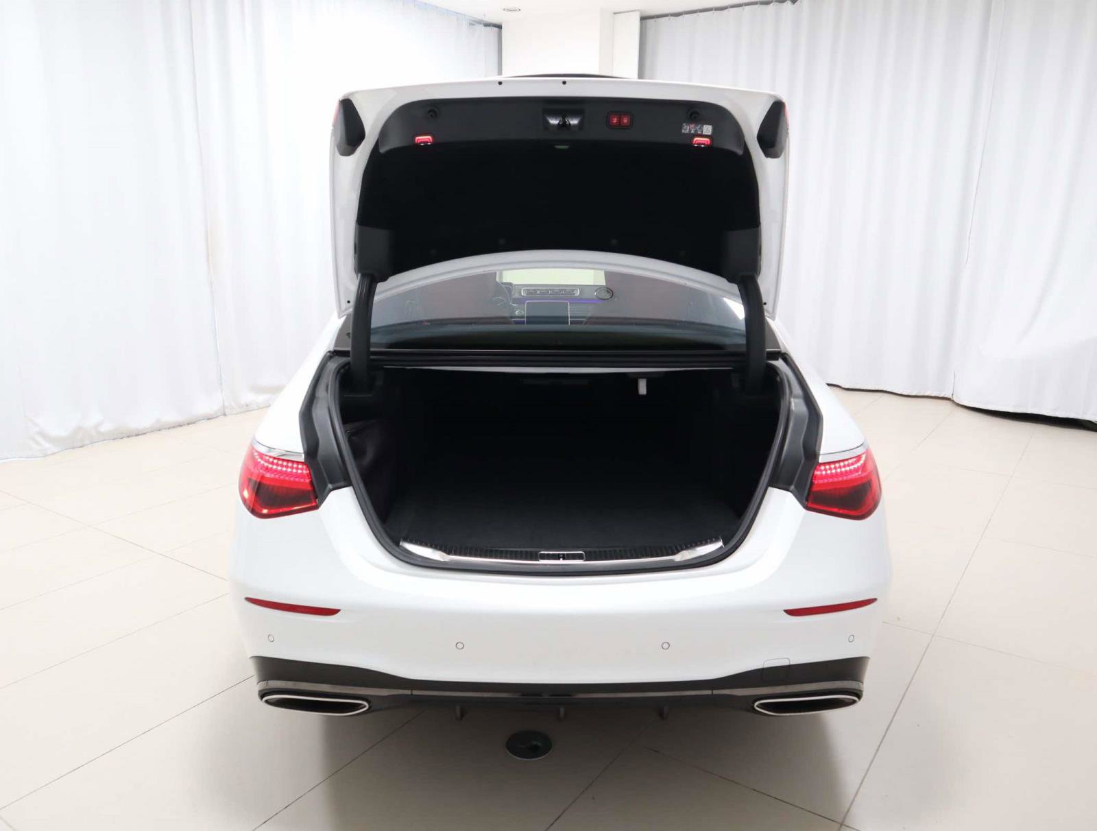 Used 2024 Mercedes-Benz S 580e 4MATIC Sedan image 10