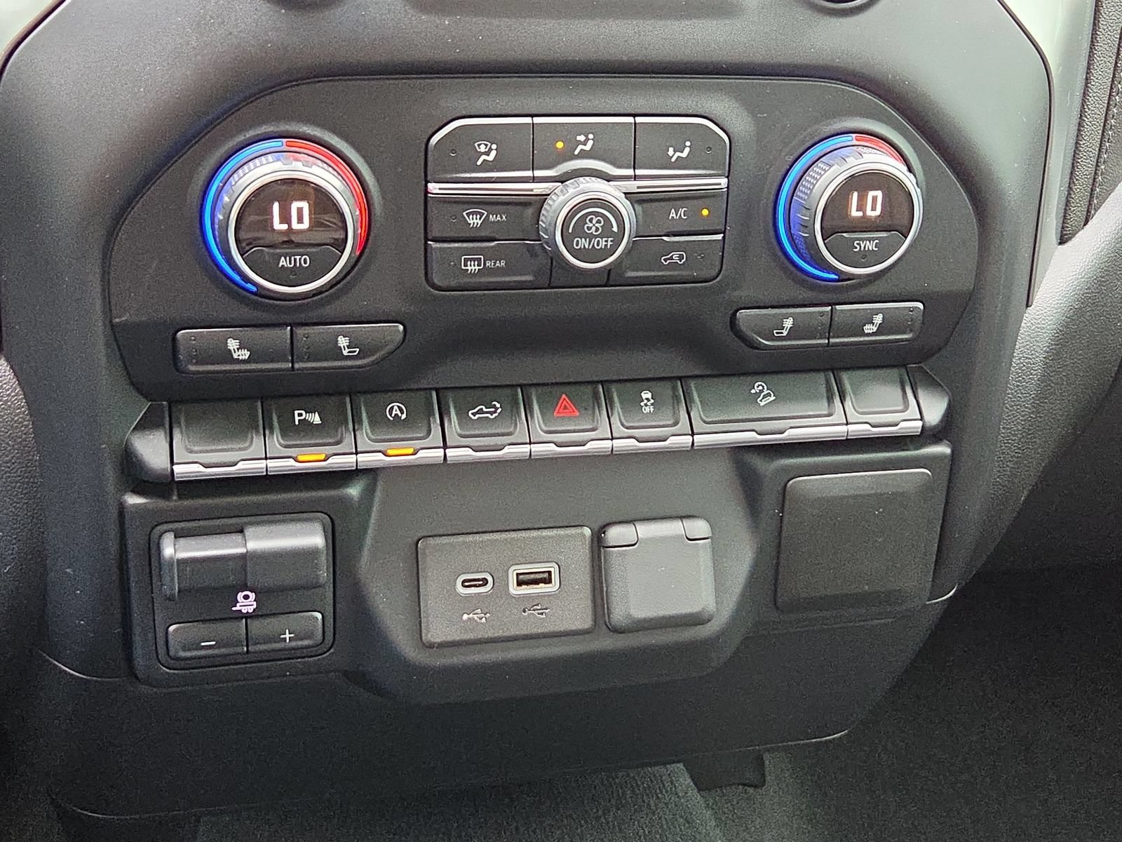 Used 2019 Chevrolet Silverado 1500 RST AWD/4WD image 33