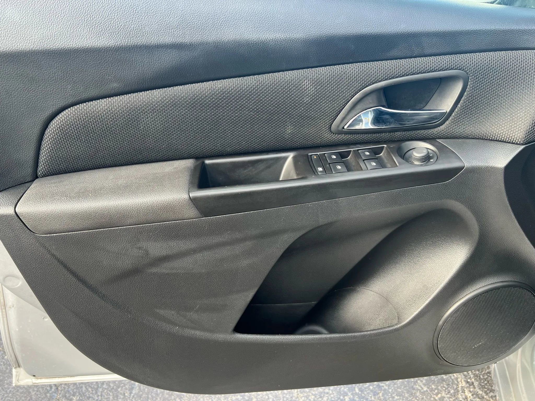 Used 2014 Chevrolet Cruze LT image 8