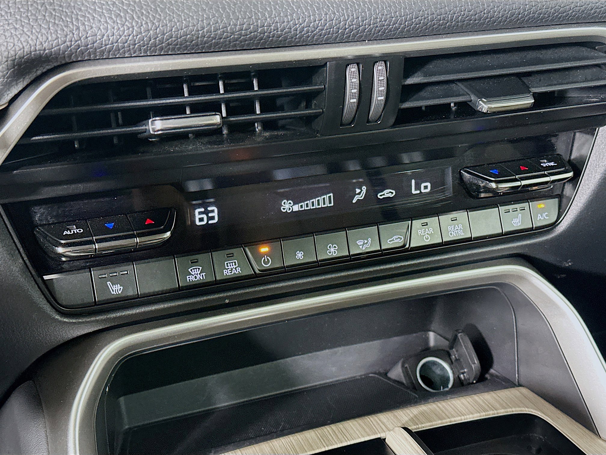 Used 2024 MAZDA CX-90 Plug-In Hybrid w/ Preferred image 24