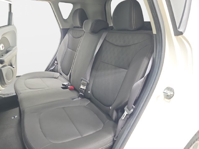 Used 2016 Kia Soul FWD image 13