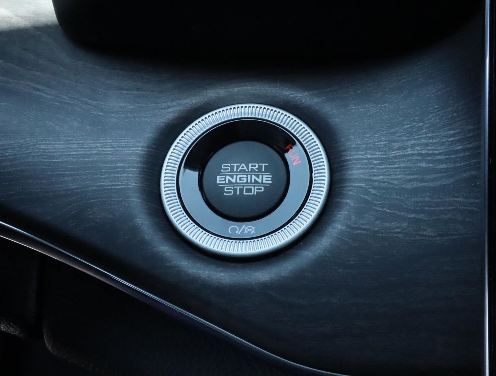 New 2023 Jeep Grand Cherokee Overland w/ Luxury Tech Group IV image 12