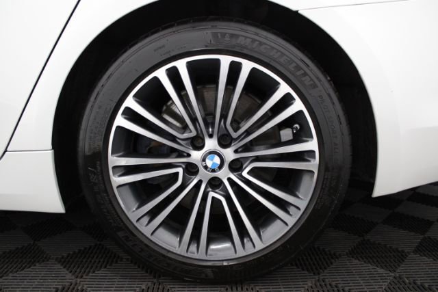 Used 2018 BMW 540i xDrive w/ Premium Package image 11