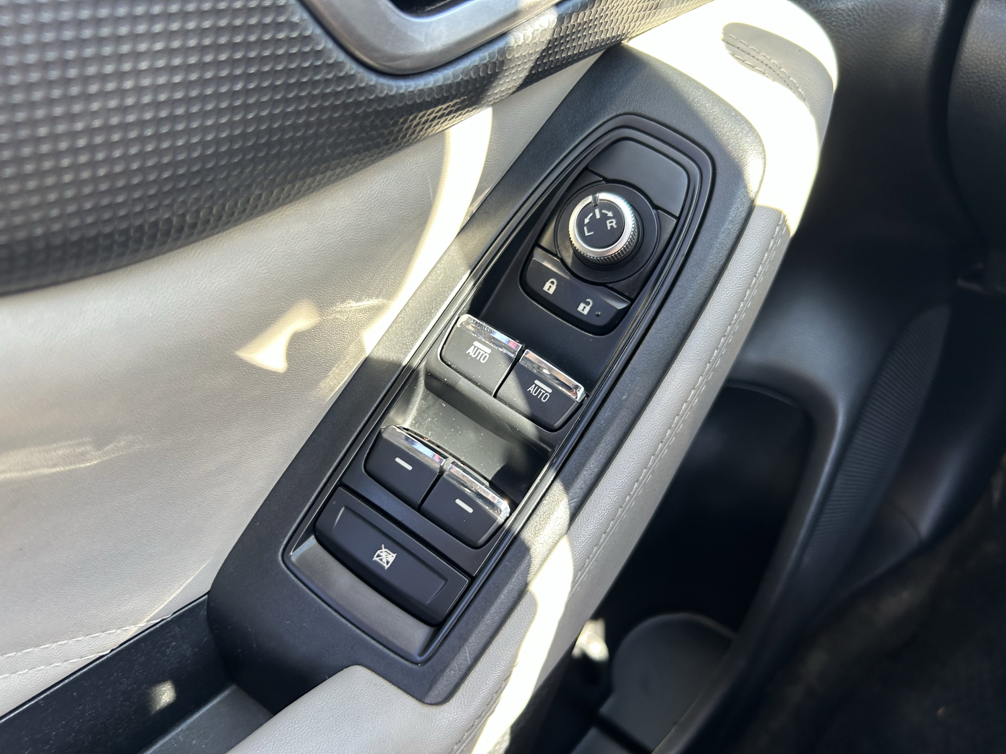 Used 2020 Subaru Forester Limited w/ Popular Package #3 AWD/4WD image 21