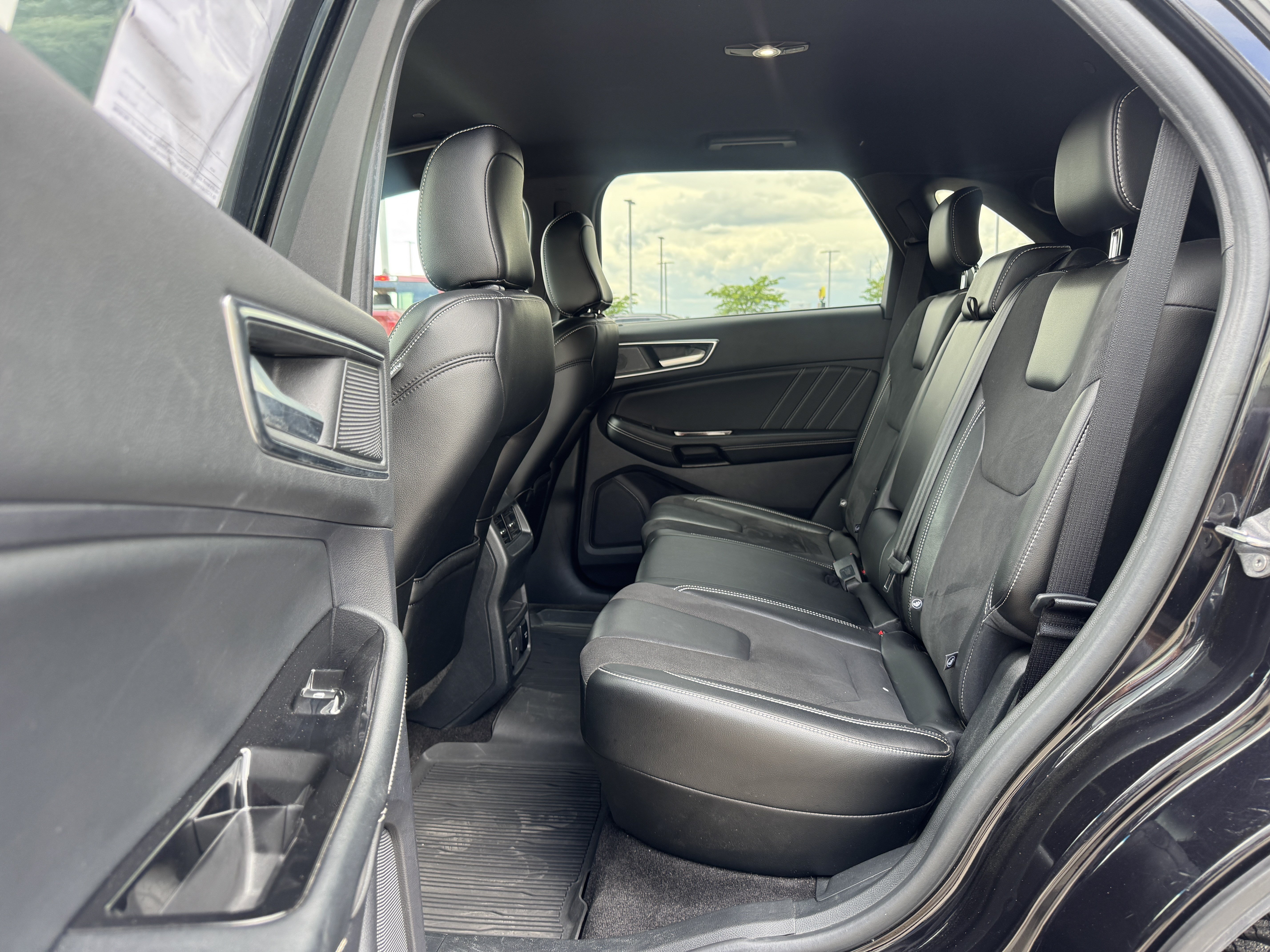 Used 2020 Ford Edge ST w/ Cold Weather Package AWD/4WD image 19