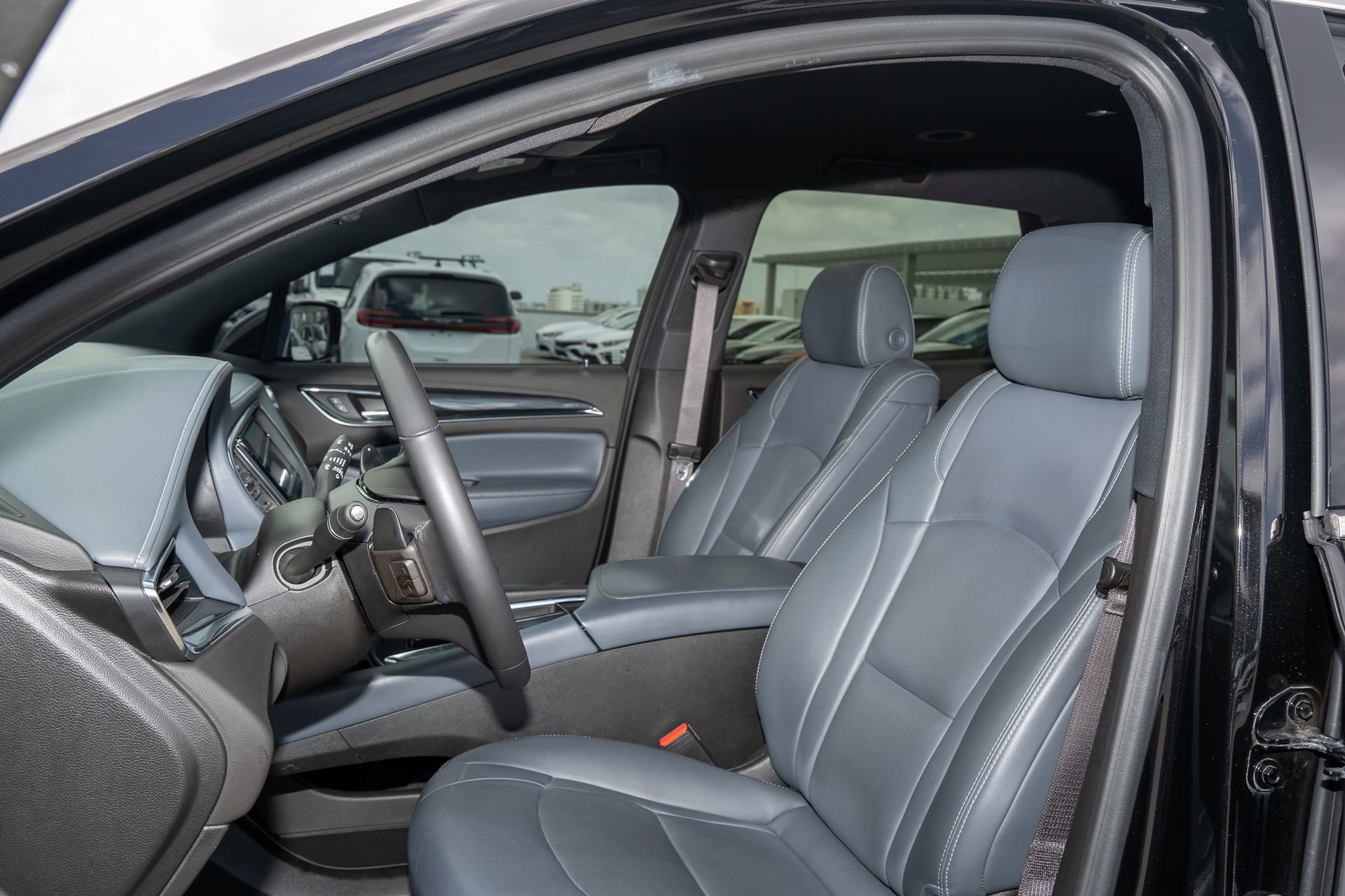 Used 2024 Buick Enclave Essence w/ Technology Package FWD image 17