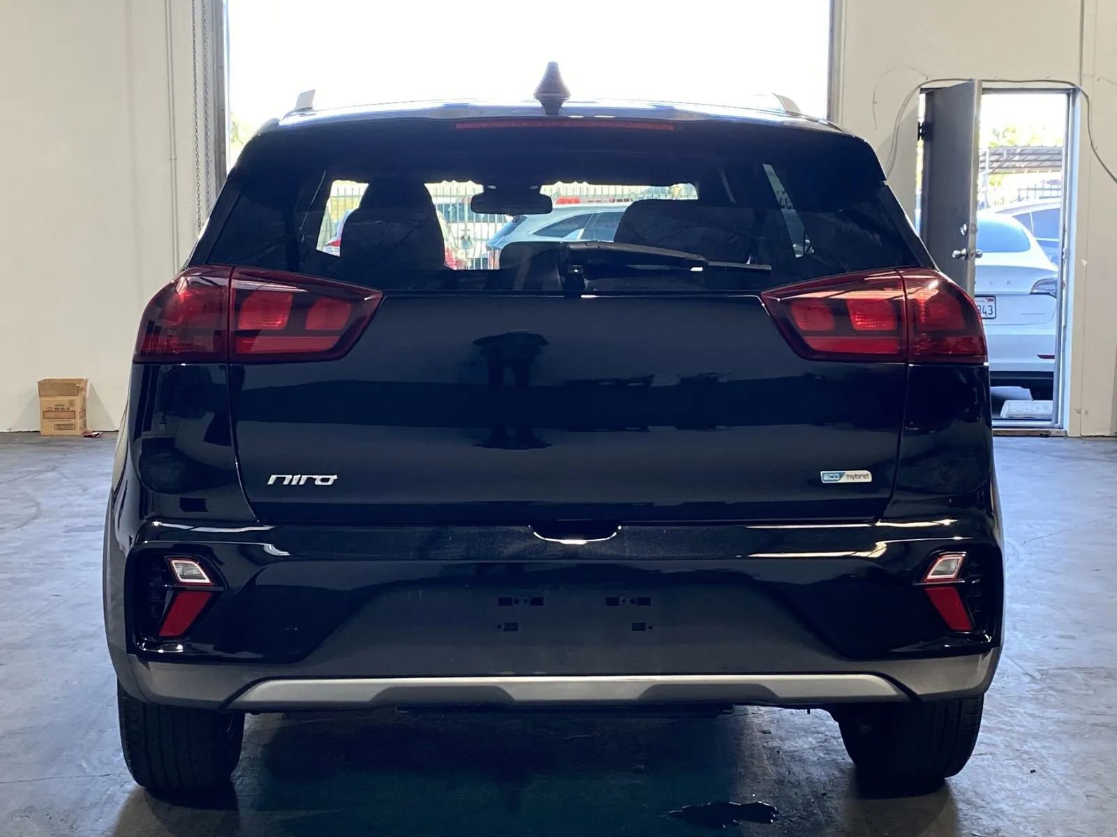 Used 2022 Kia Niro LXS image 3