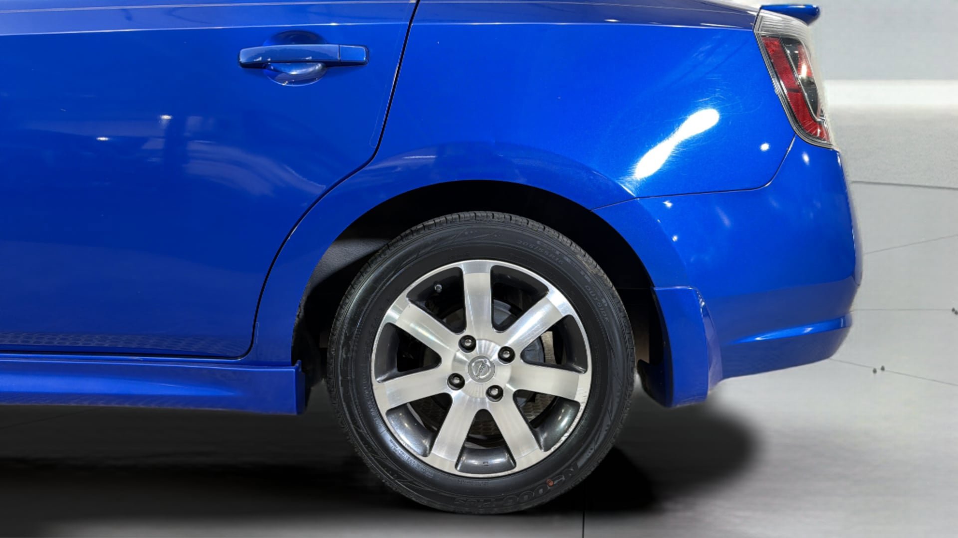 Used 2012 Nissan Sentra 2.0 SR w/ Special Edition Pkg FWD image 37