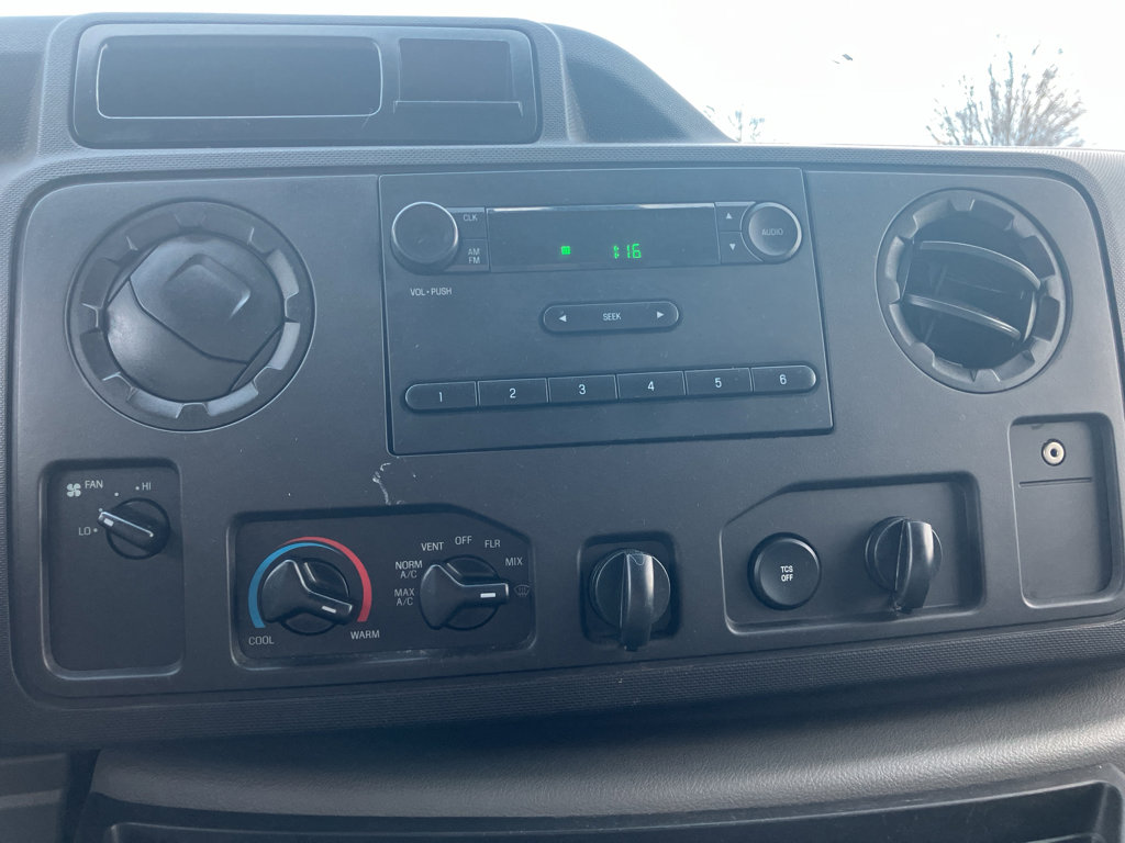 Used 2014 Ford E-350 and Econoline 350 Super Duty image 20