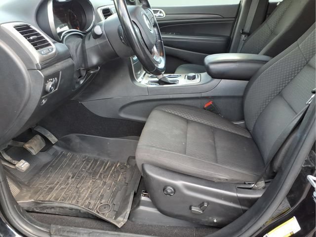 Used 2021 Jeep Grand Cherokee Laredo AWD/4WD image 15