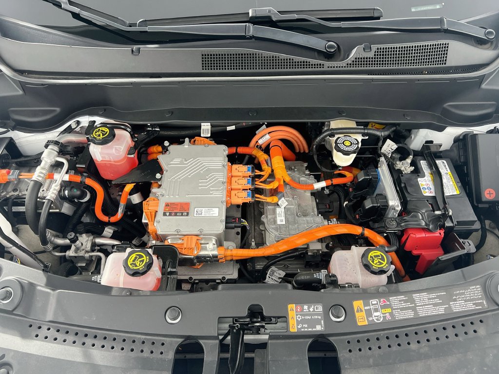 Used 2023 Chevrolet Bolt EUV Premier w/ Sun & Sound Package FWD image 30
