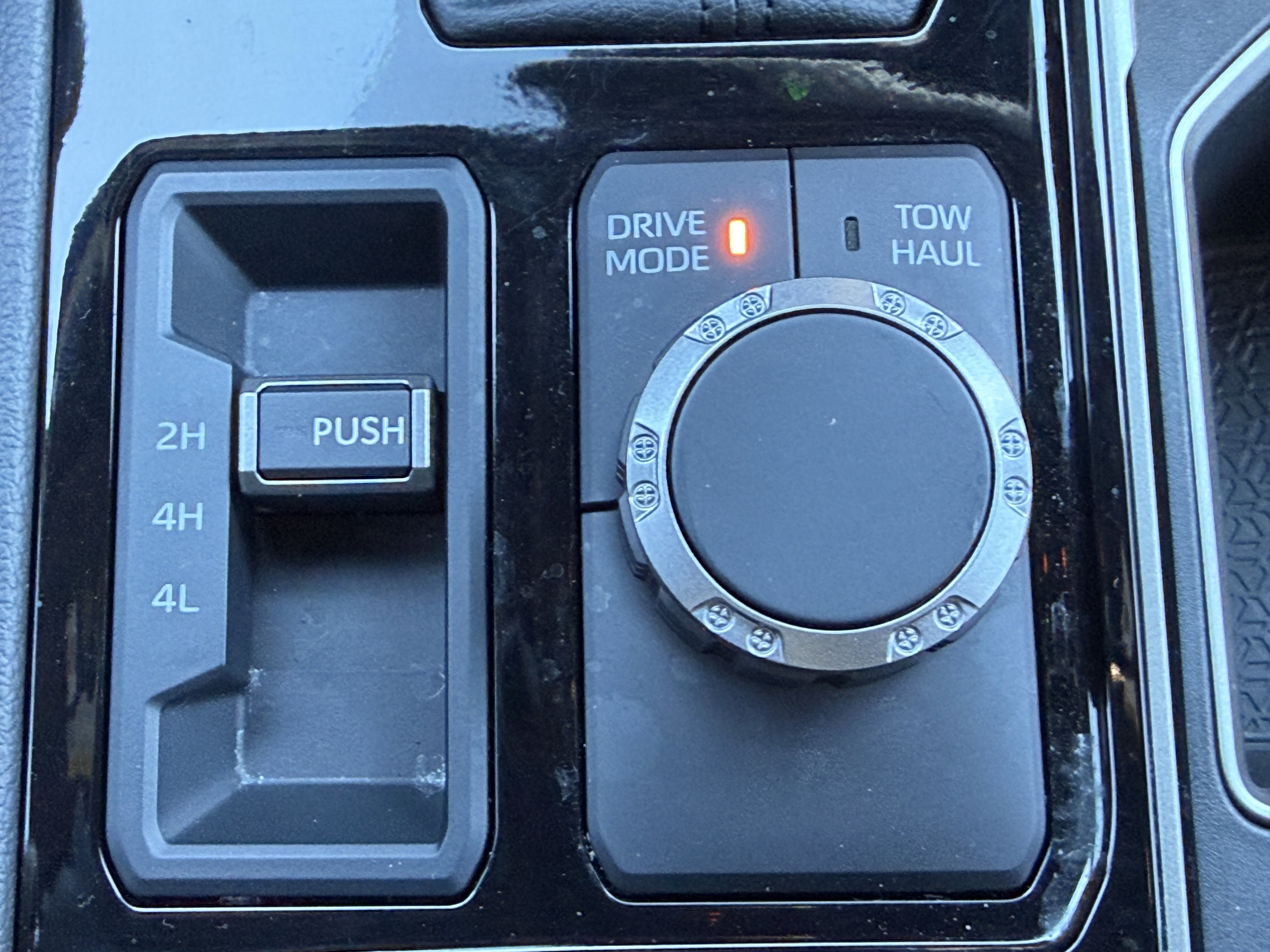 Used 2025 Toyota Tundra Limited image 34