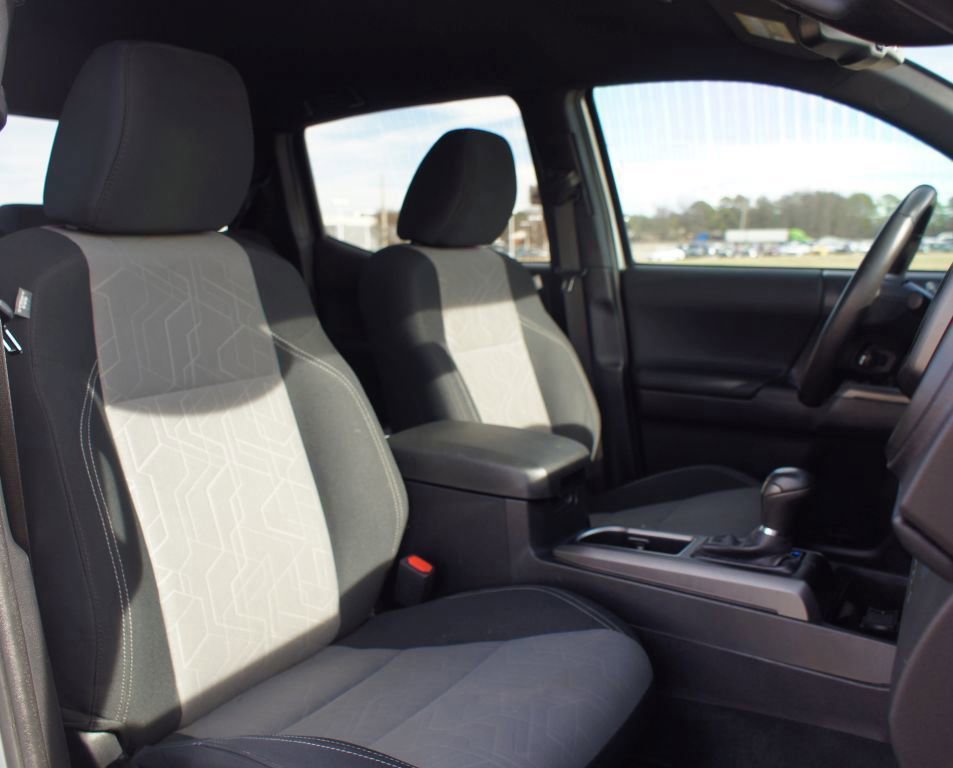 Used 2023 Toyota Tacoma TRD Off-Road image 5