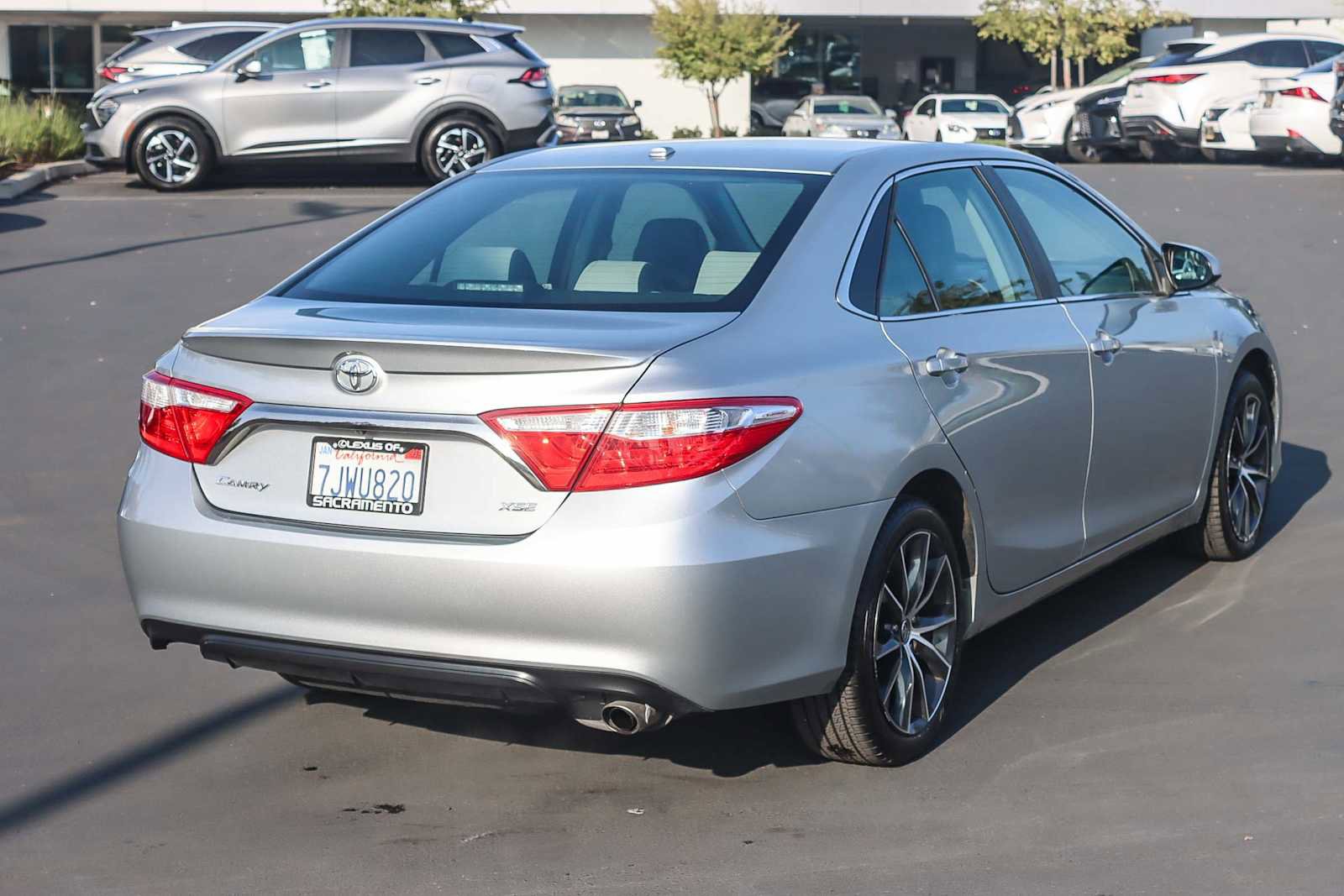 Used 2015 Toyota Camry XSE image 4