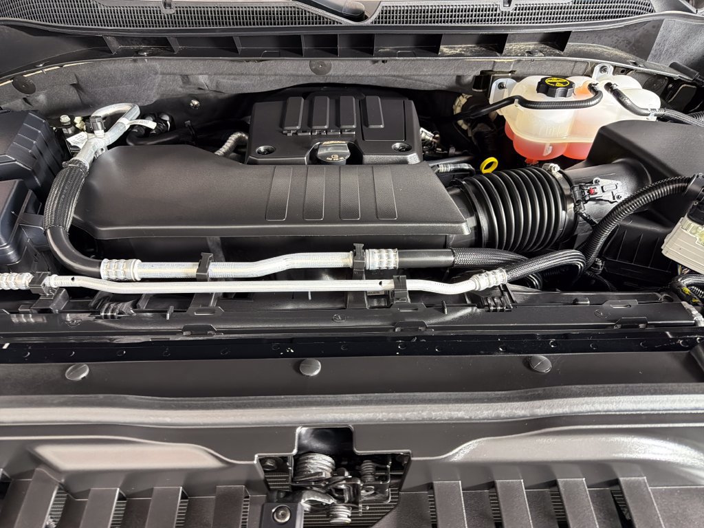 Used 2025 Chevrolet Silverado 1500 LT Trail Boss w/ LPO, Dark Essentials Package AWD/4WD image 24