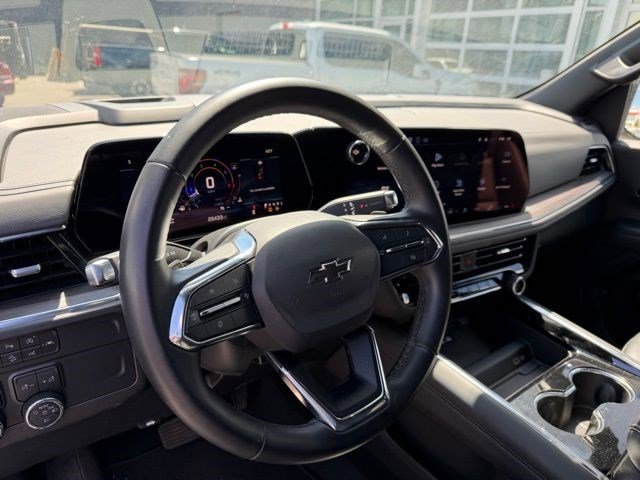 Used 2025 Chevrolet Suburban Z71 AWD/4WD image 8