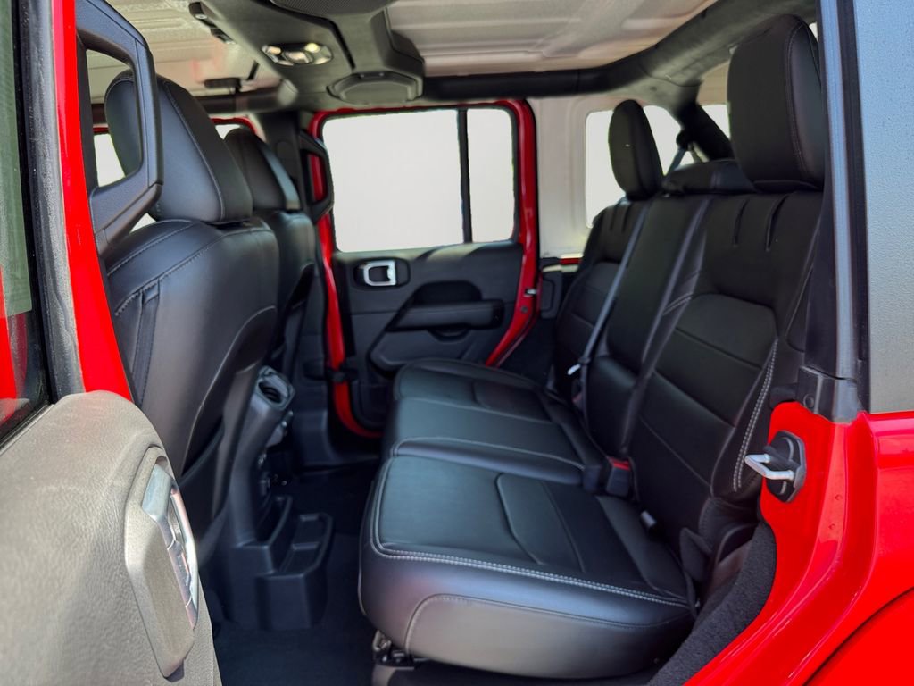 Used 2022 Jeep Wrangler Unlimited Sahara image 15