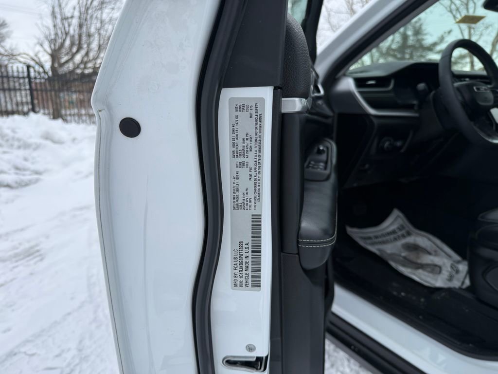 Used 2023 Jeep Grand Cherokee L Limited image 34