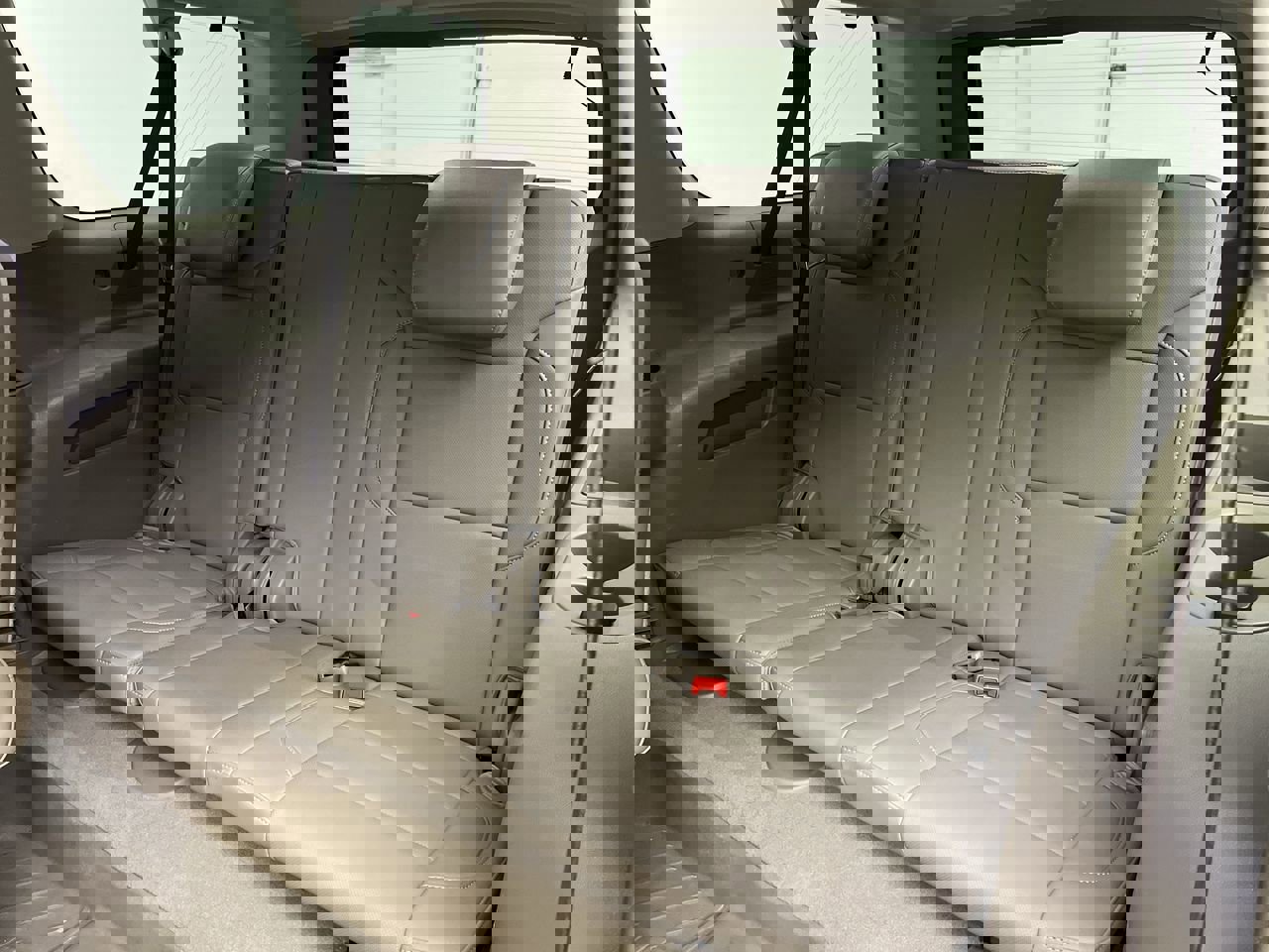 Used 2019 Chevrolet Suburban Premier image 21