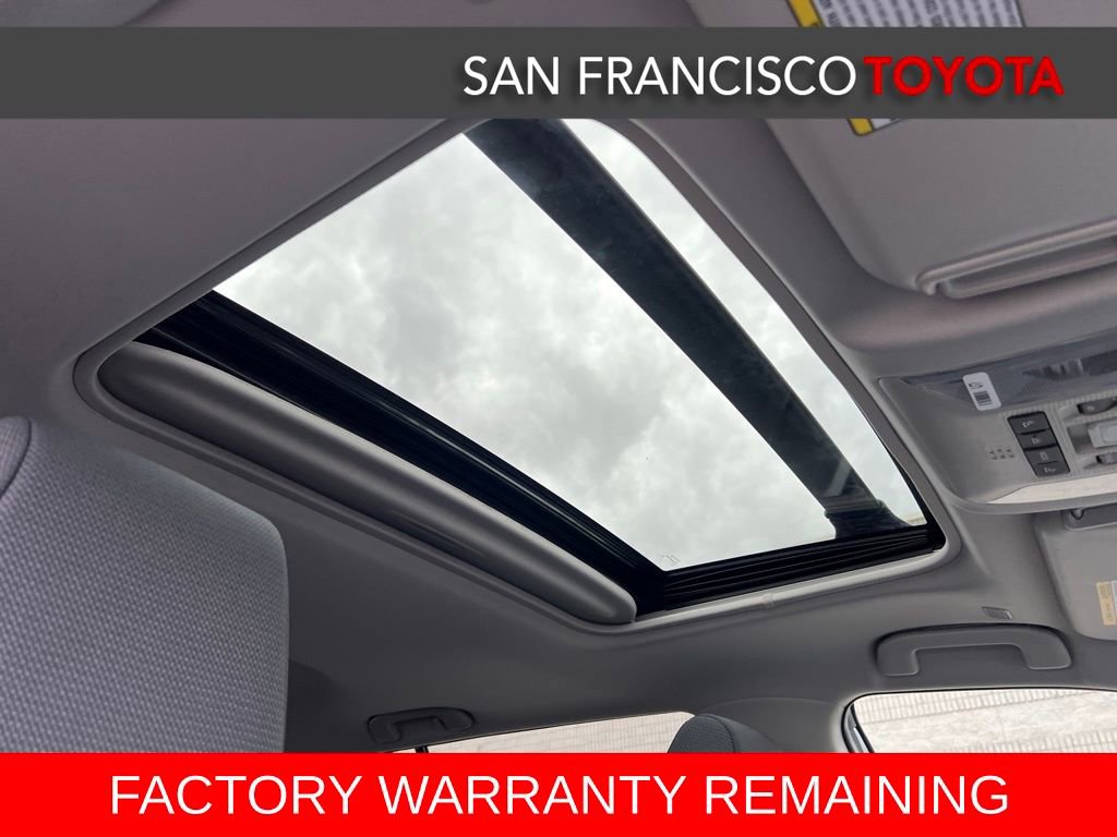 Used 2025 Toyota RAV4 XLE AWD/4WD image 22