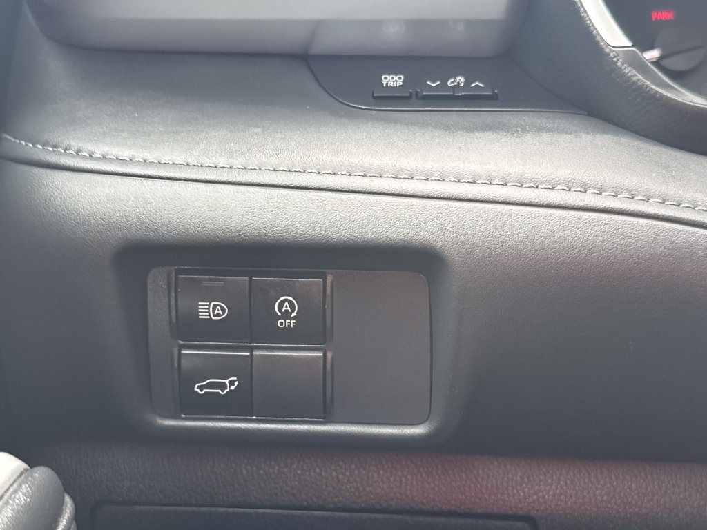 Used 2025 Toyota Highlander XLE AWD/4WD image 34