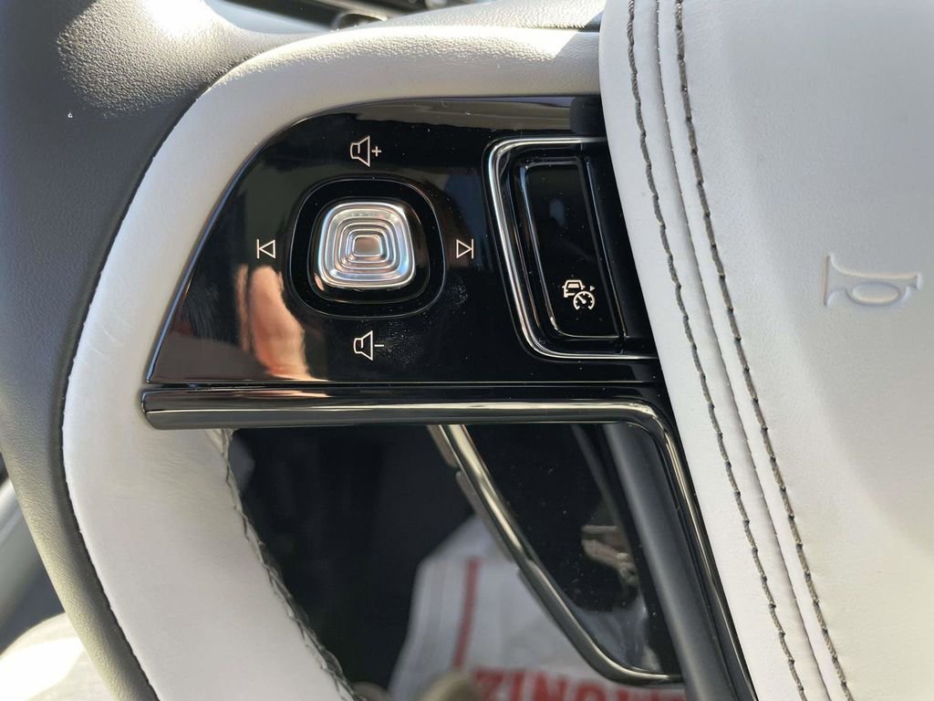 New 2025 Lincoln Aviator Reserve w/ Luxury Package image 24