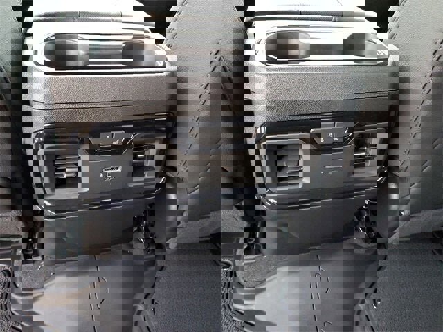 New 2026 GMC Sierra 3500 AT4 w/ AT4 Premium Plus Package image 17