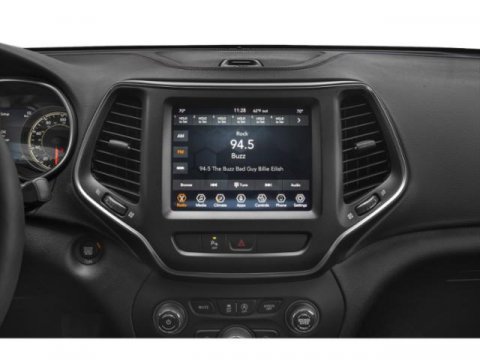 Used 2019 Jeep Cherokee Trailhawk w/ Cold Weather Group AWD/4WD image 13