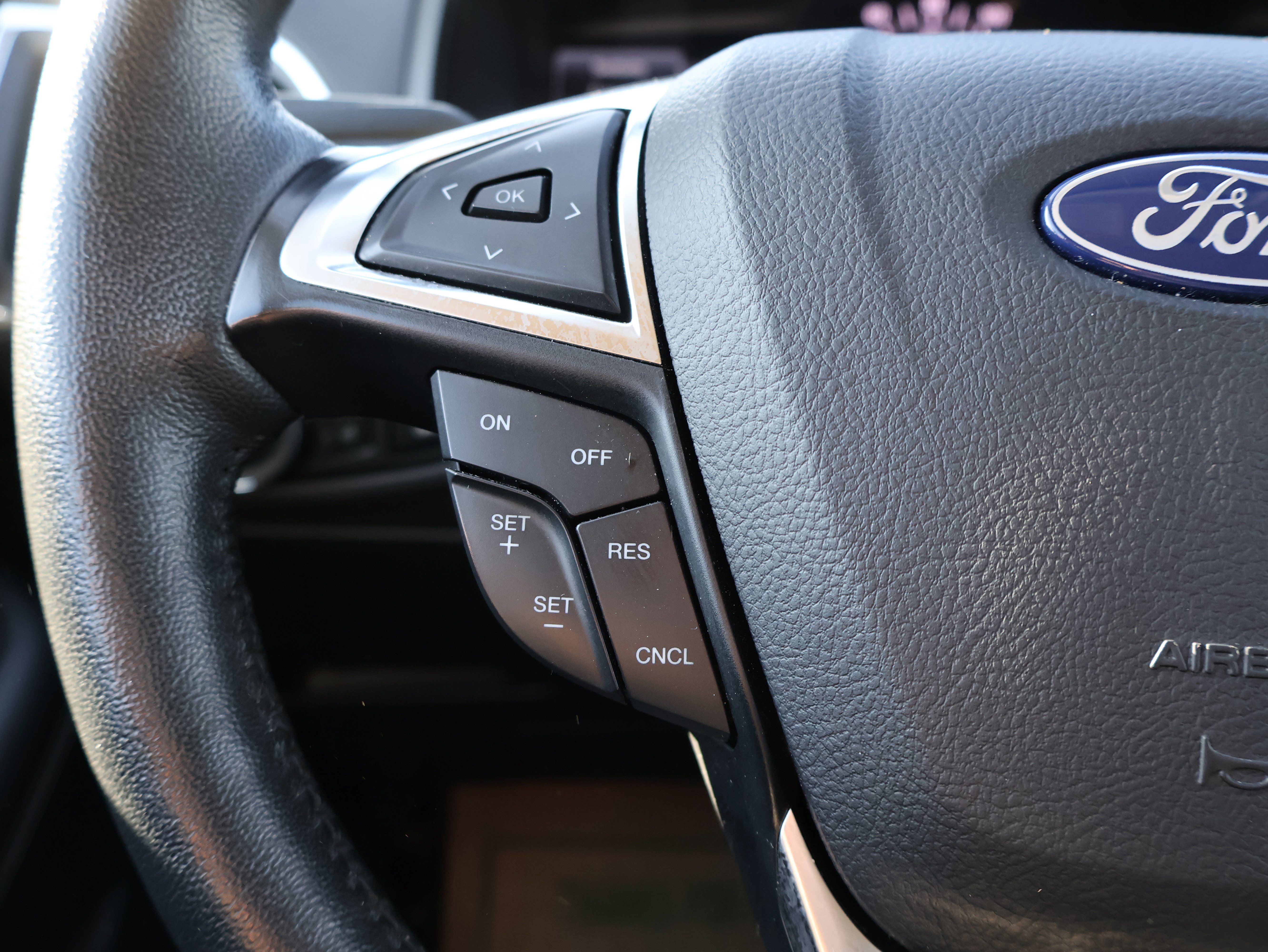 Used 2024 Ford Edge Titanium image 32