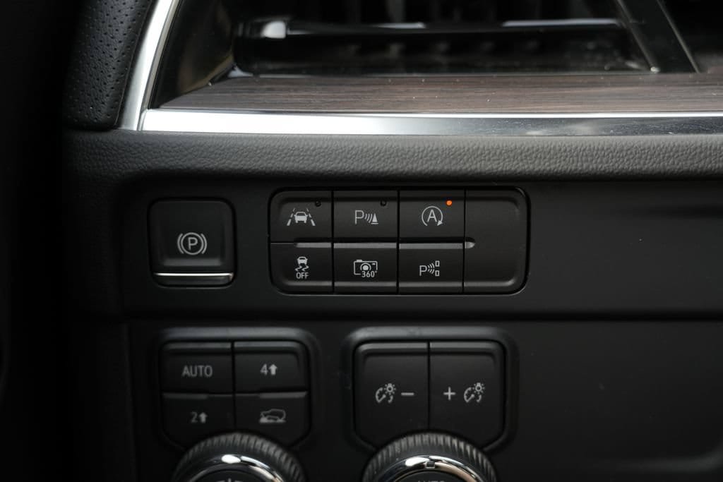 Used 2025 Chevrolet Suburban Premier AWD/4WD image 55