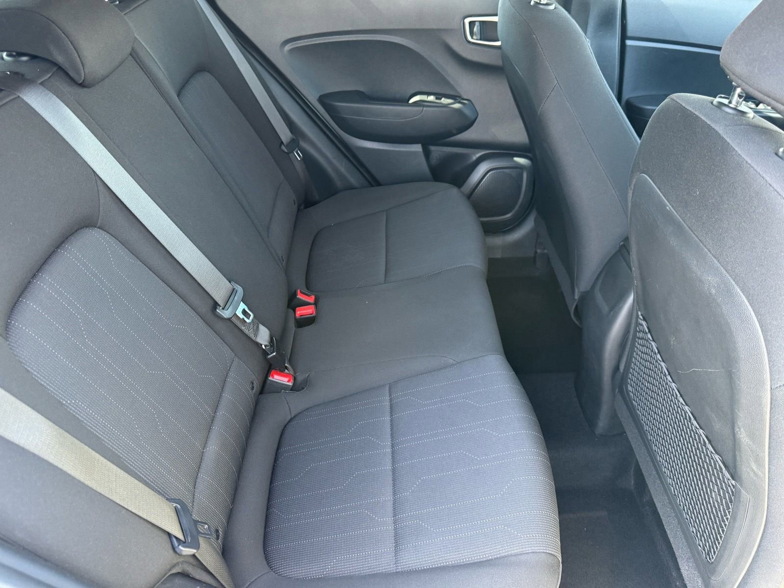 Used 2025 Hyundai Venue SE image 30