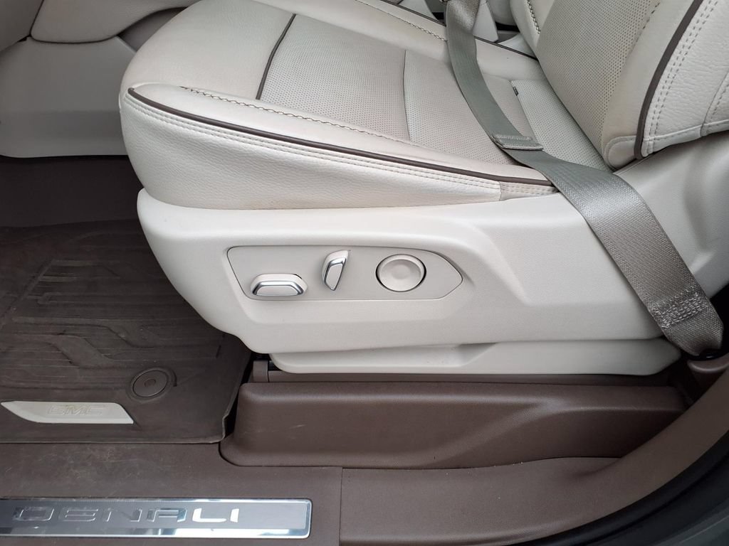Used 2023 GMC Yukon XL Denali AWD/4WD image 20