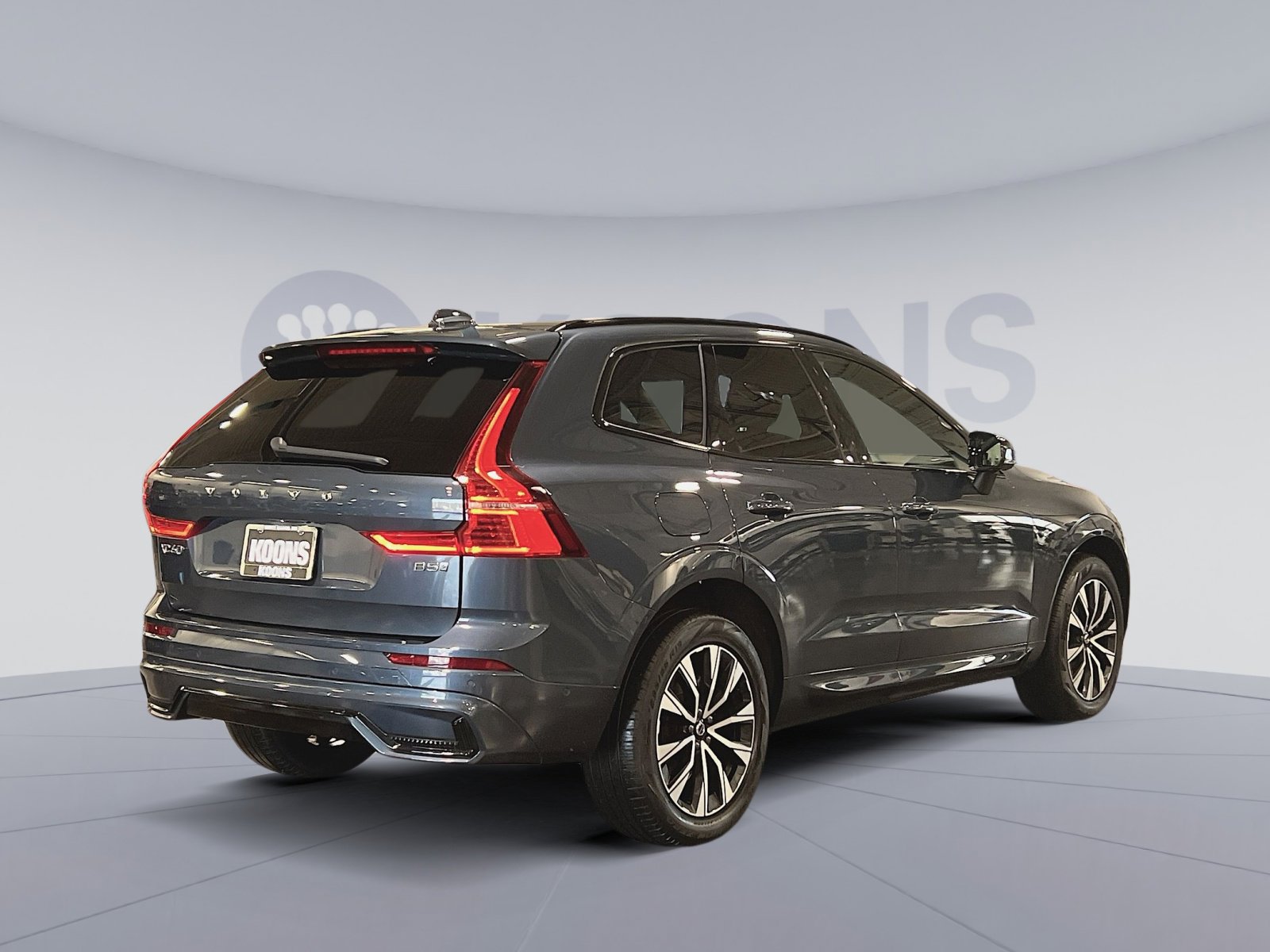 Certified 2023 Volvo XC60 B5 Plus w/ Climate Package image 7