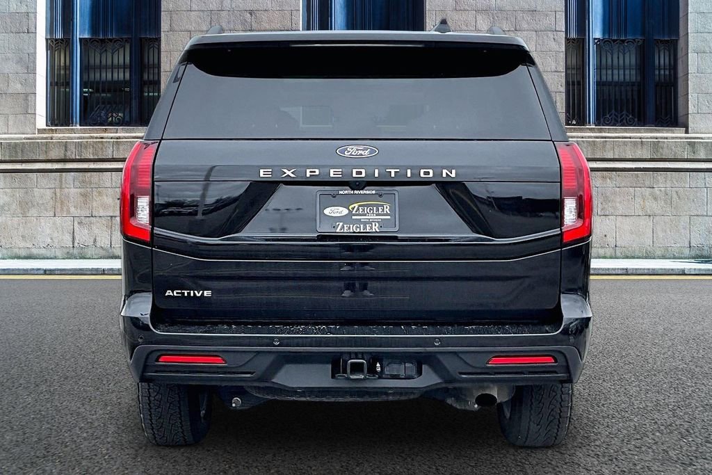 Used 2025 Ford Expedition Active image 4