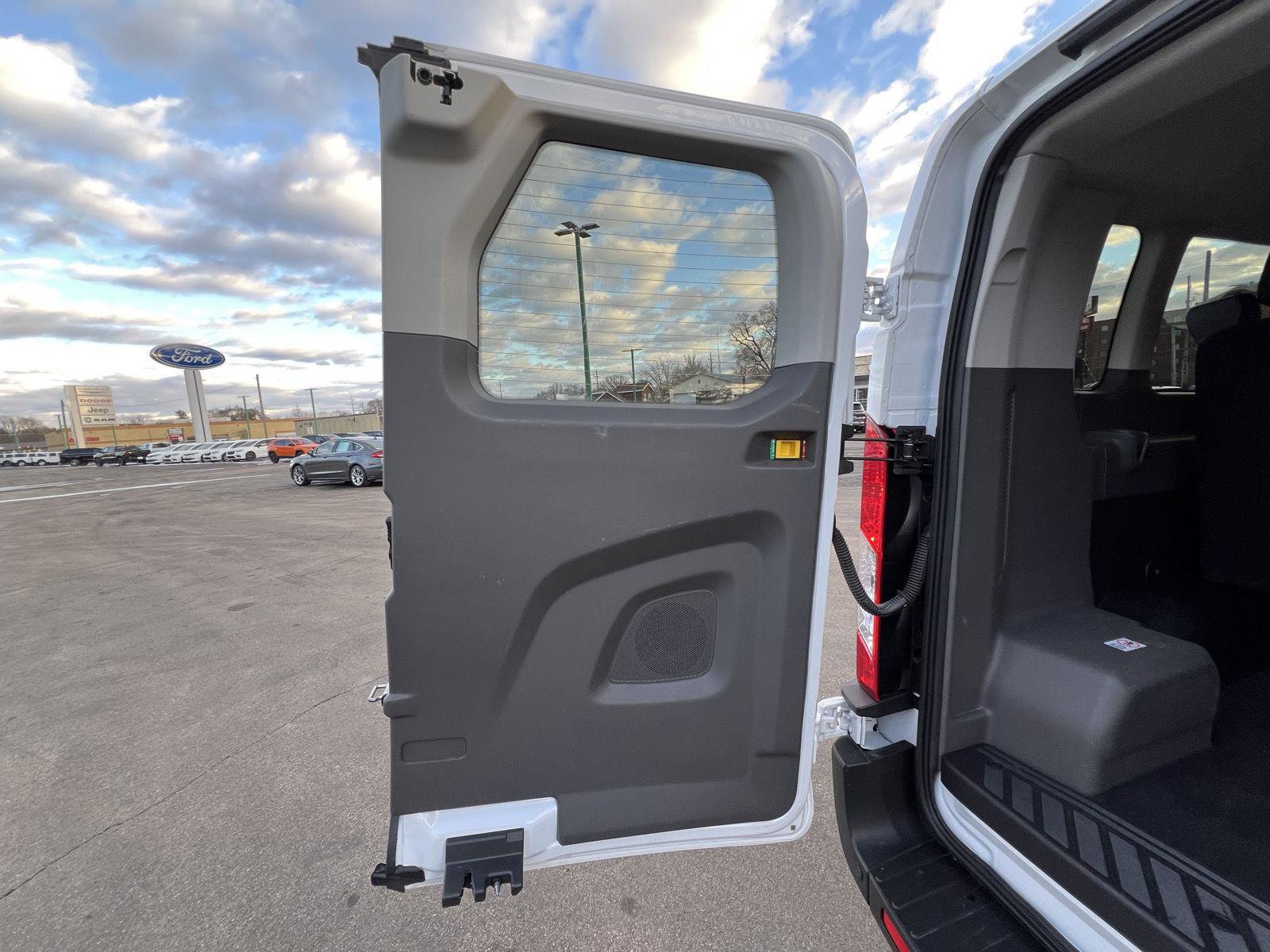 Used 2024 Ford Transit 350 XLT image 41