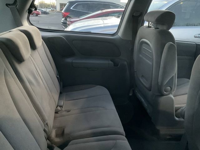 Used 2010 Kia Sedona LX image 4