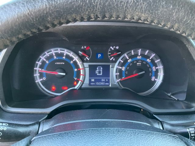 Used 2018 Toyota 4Runner SR5 AWD/4WD image 9