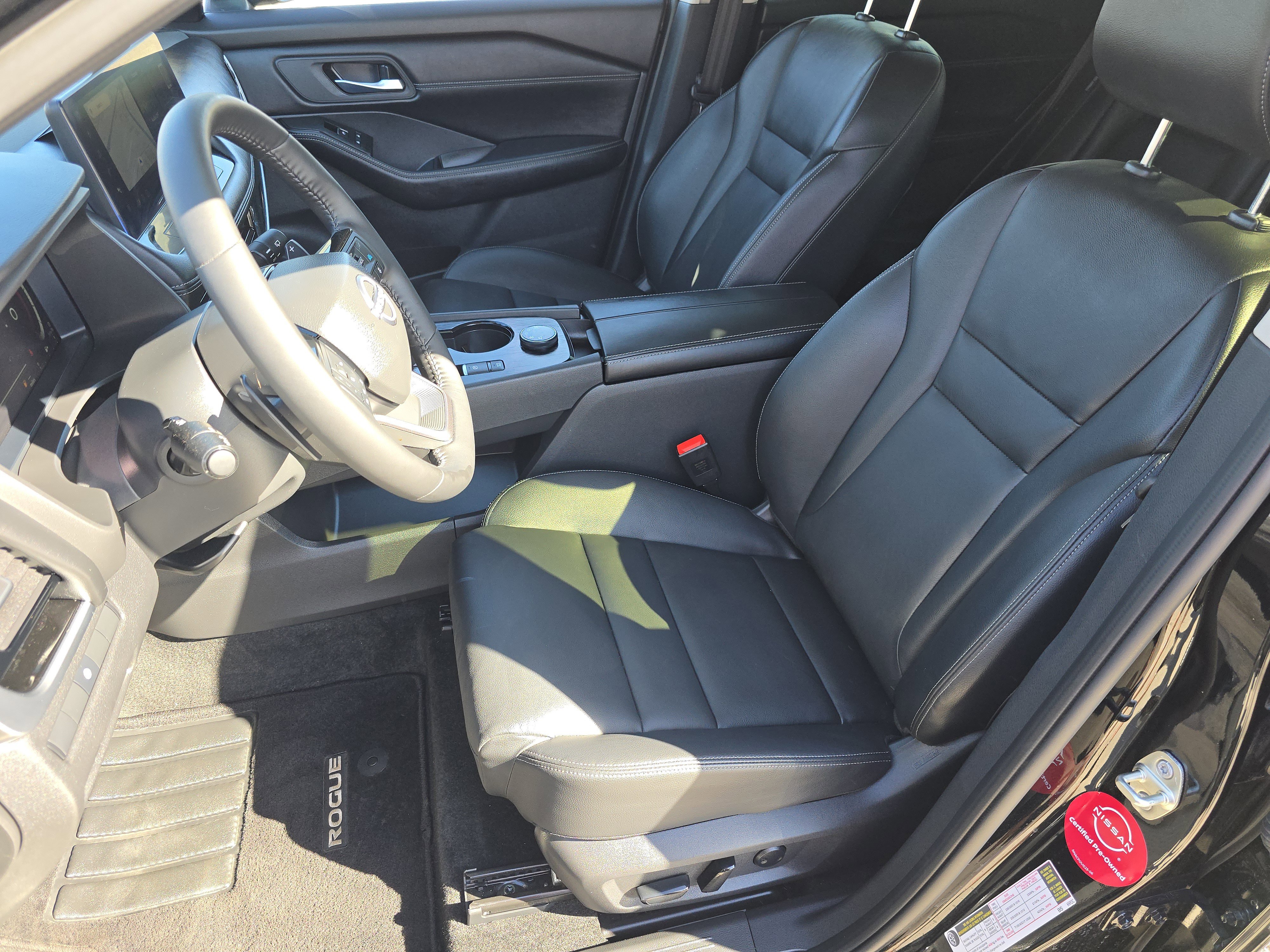 Used 2025 Nissan Rogue SL image 30