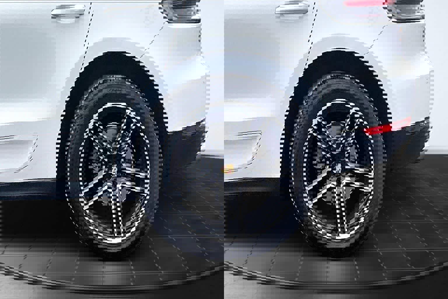 Used 2020 Porsche Macan S image 36