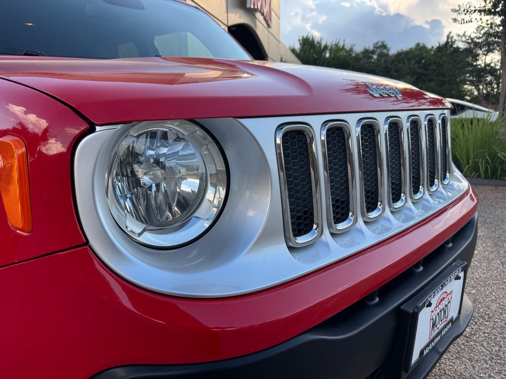 Used 2016 Jeep Renegade Limited FWD image 2