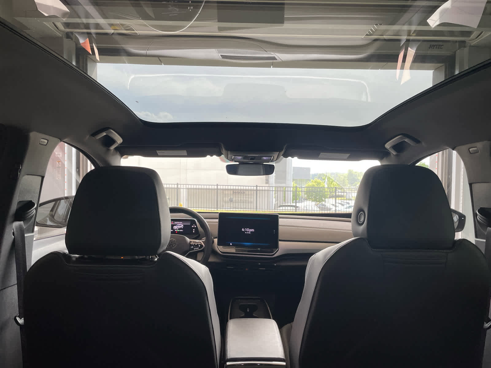 Used 2024 Volkswagen ID.4 Pro S image 10