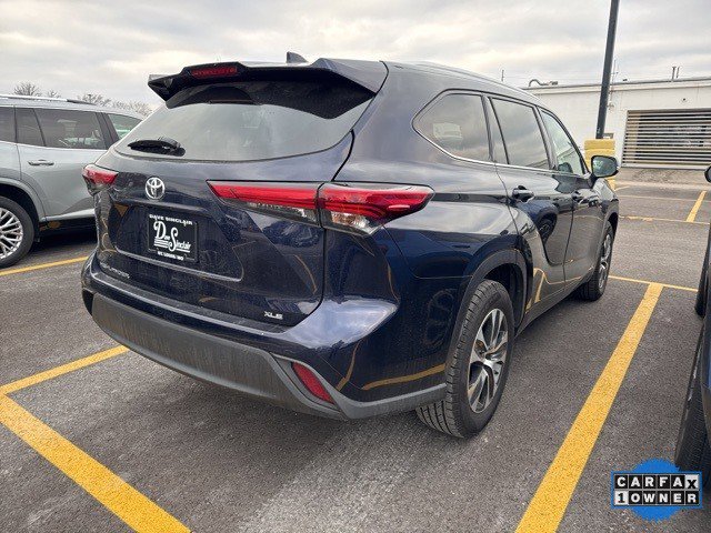 Used 2020 Toyota Highlander XLE image 9