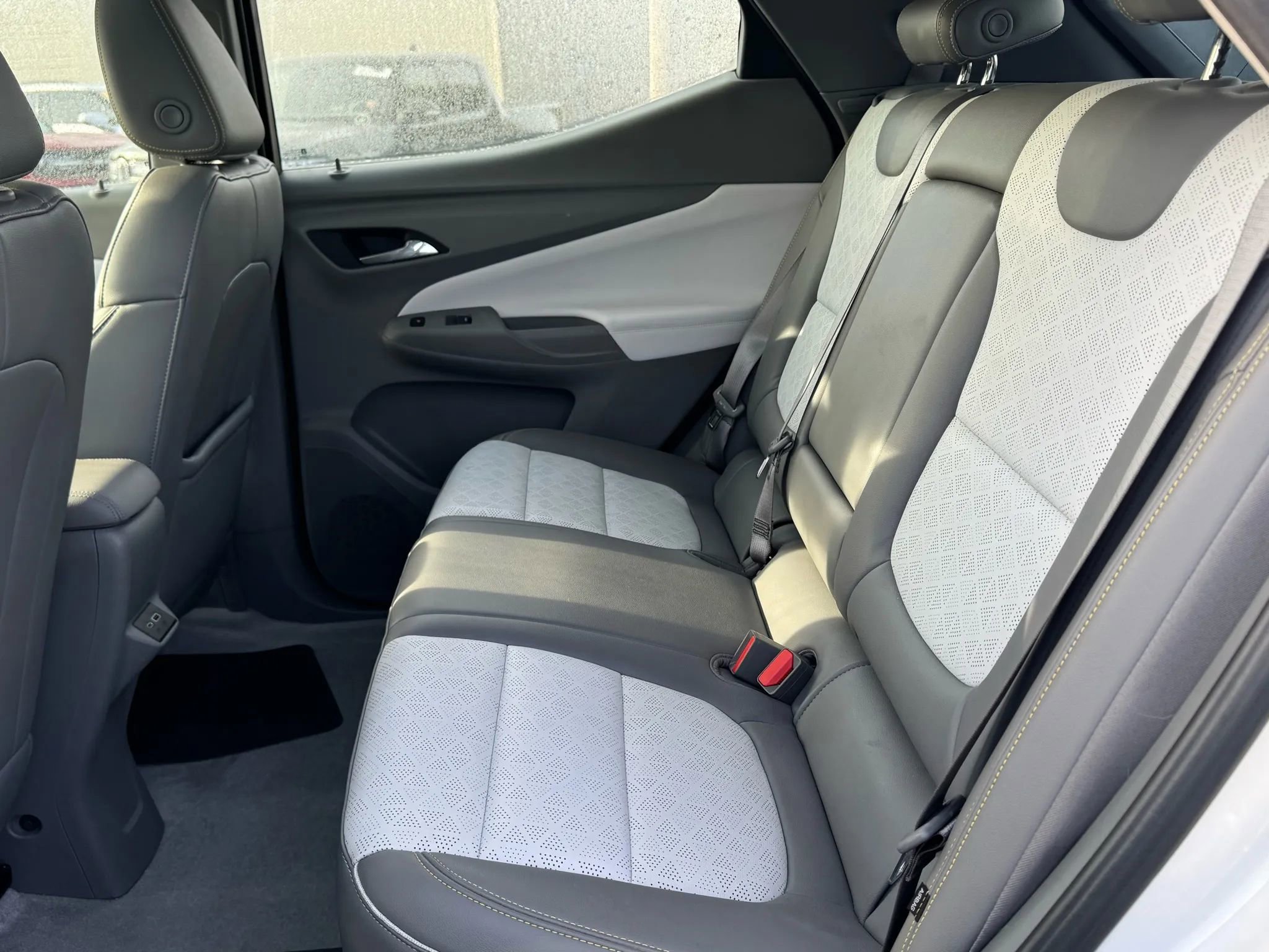 Used 2022 Chevrolet Bolt EUV Premier w/ Sun & Sound Package image 16