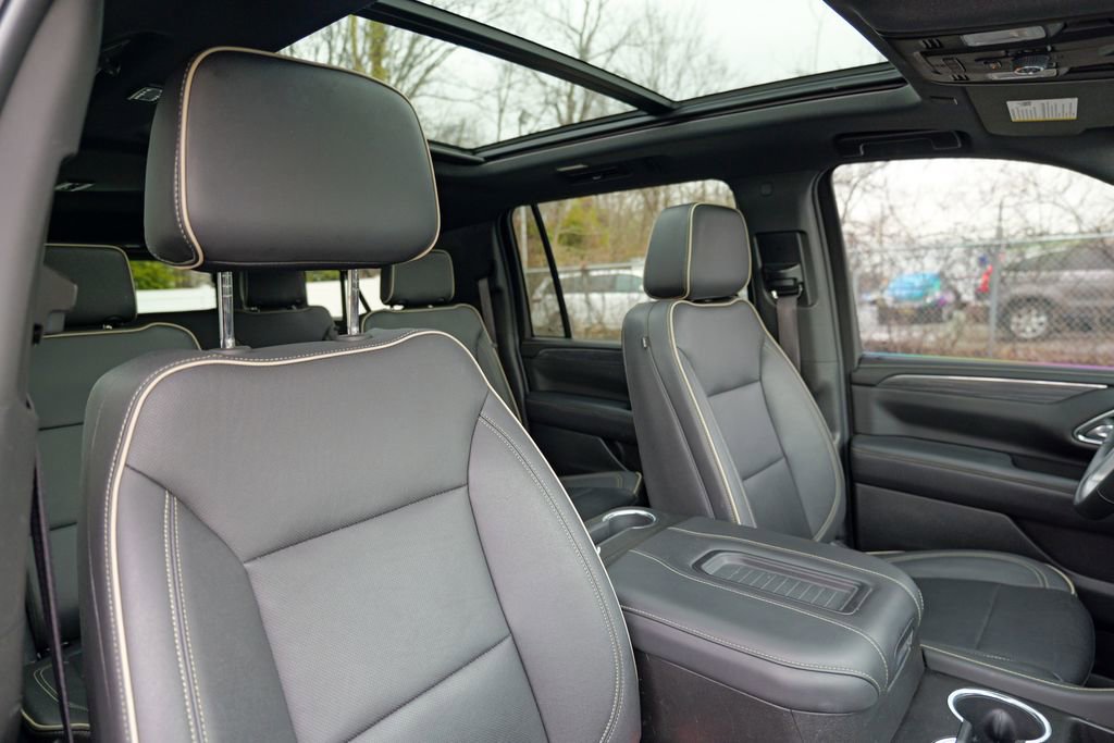Used 2023 GMC Yukon XL SLT w/ SLT Premium Package image 39