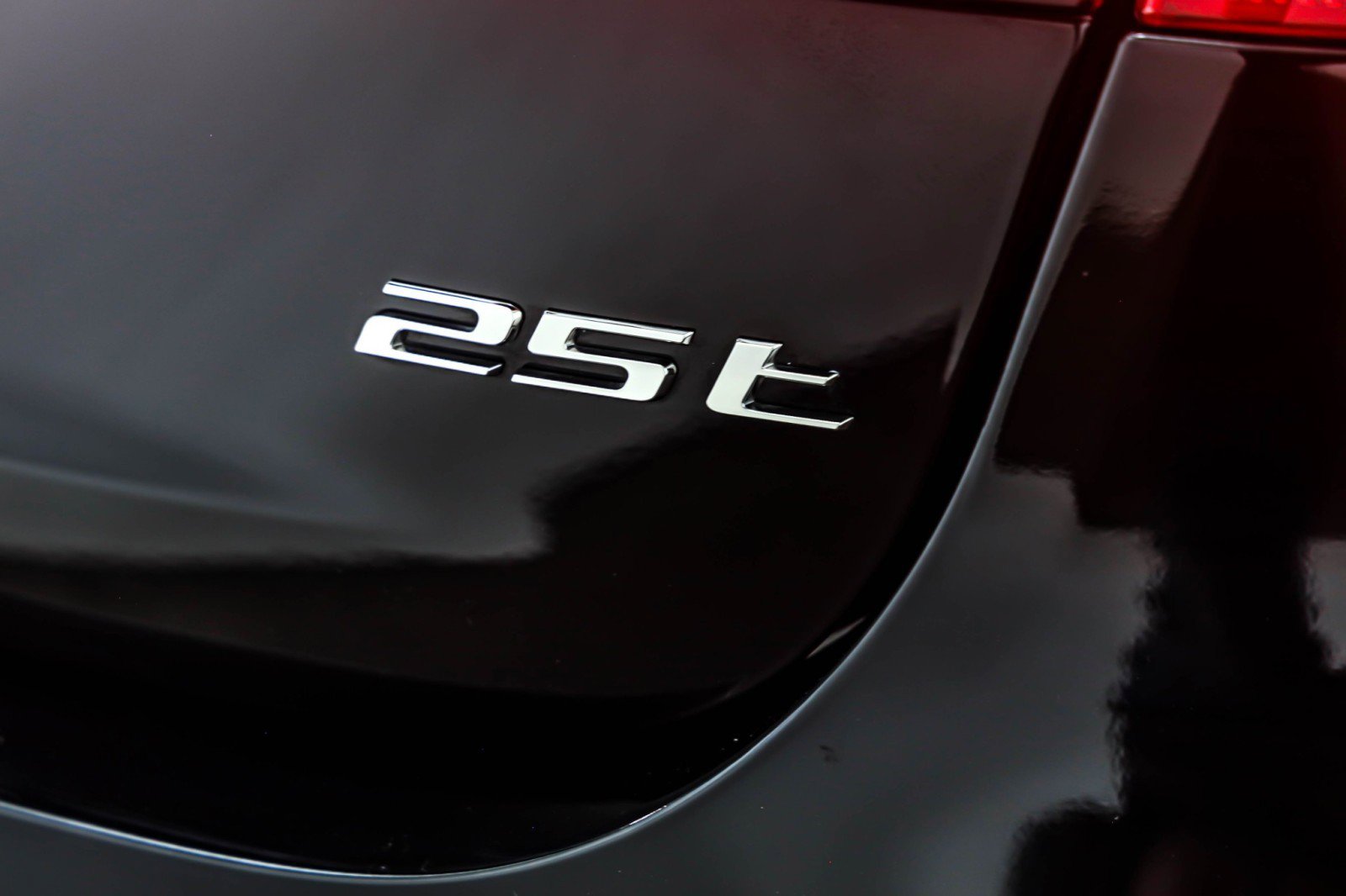 Used 2020 Jaguar XF Prestige image 8